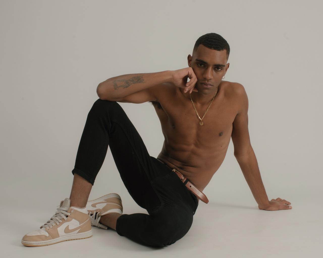 Emmanuel Maria  Leonardi look 3