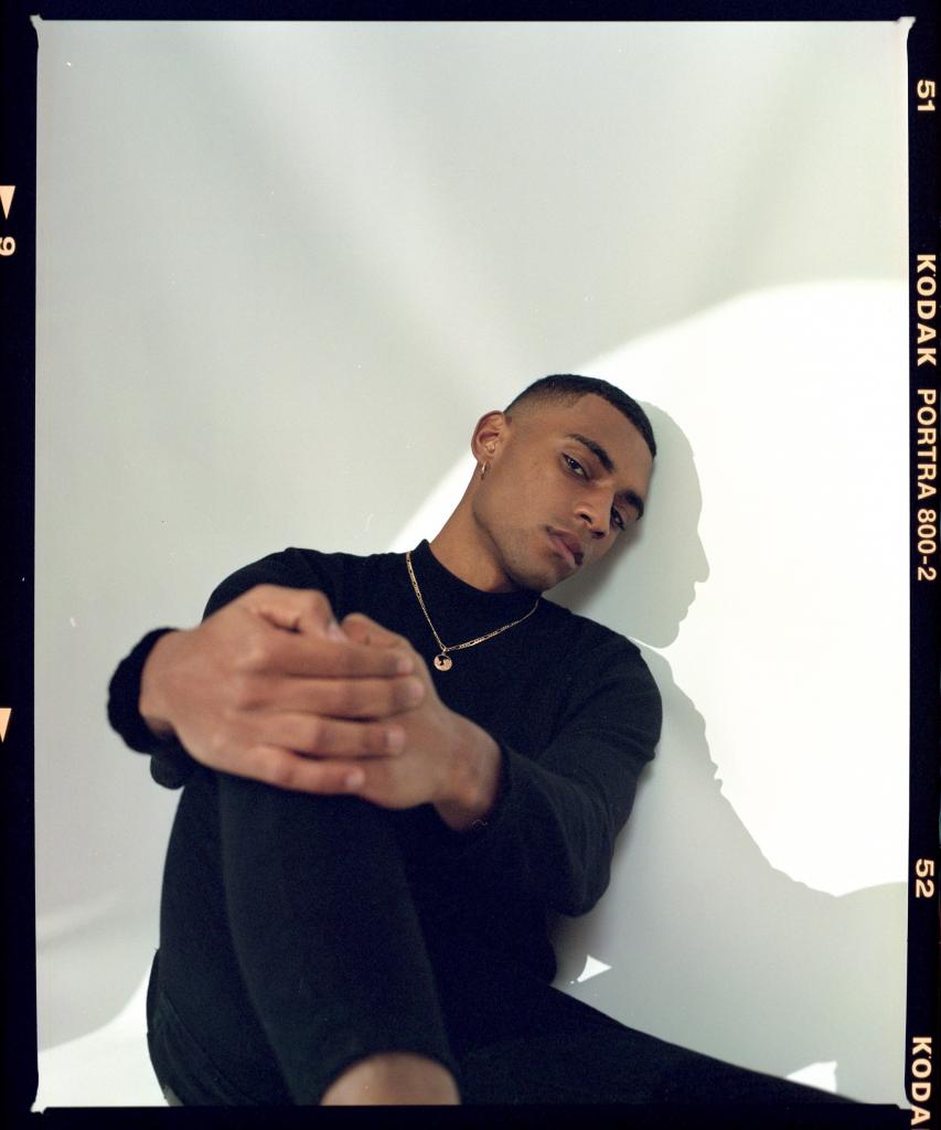 Emmanuel Maria  Leonardi look 1