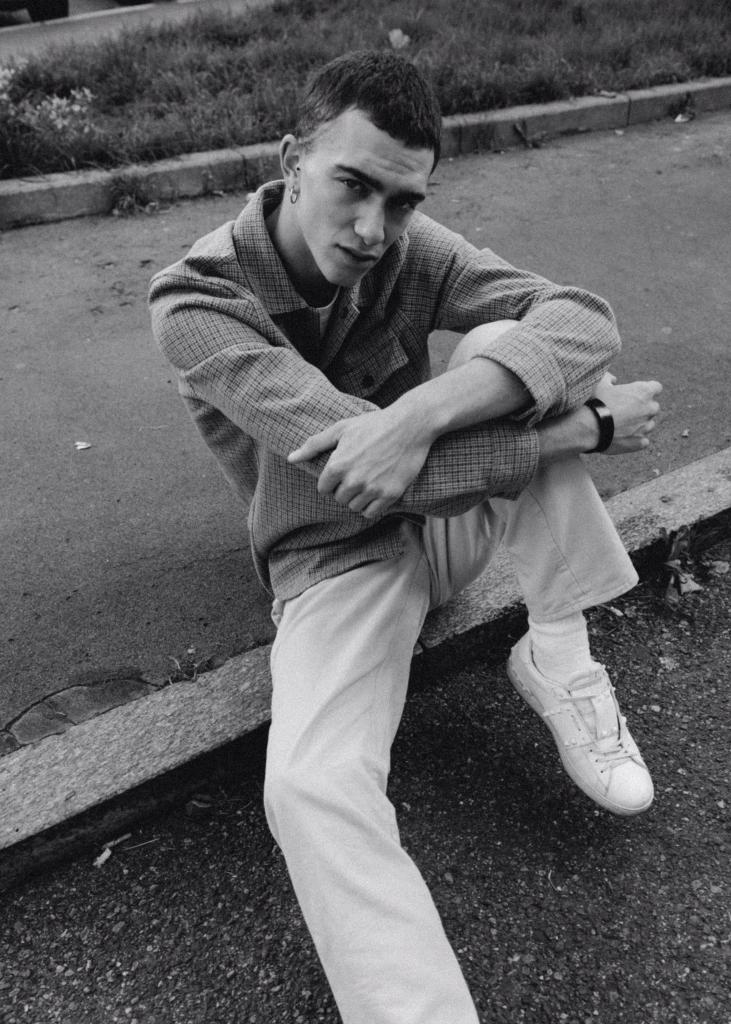 William Cardone look 35