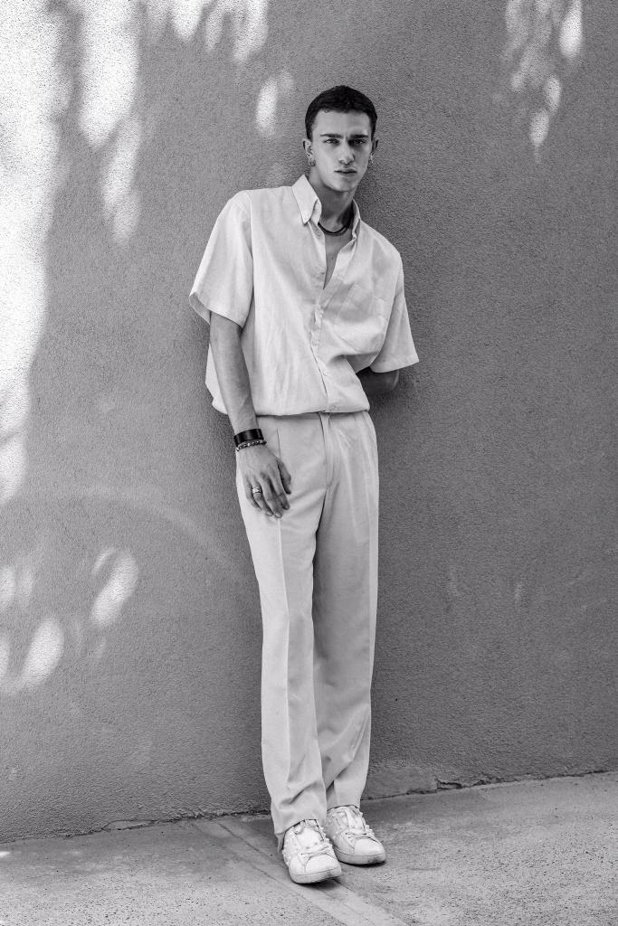 William Cardone look 42