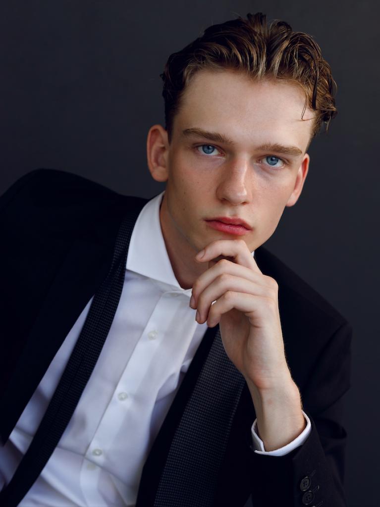 Simonas Memėnas look 15