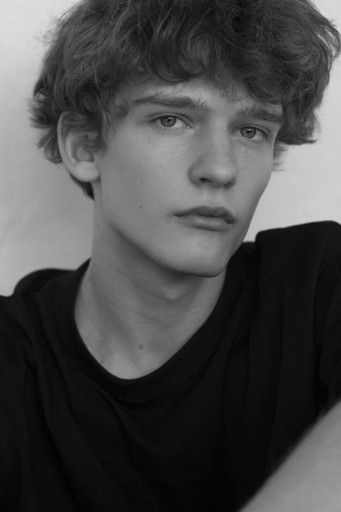 Simonas Memėnas look 19