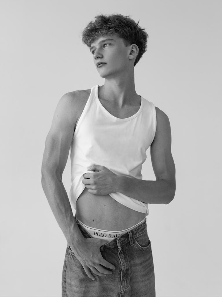 Simonas Memėnas look 6