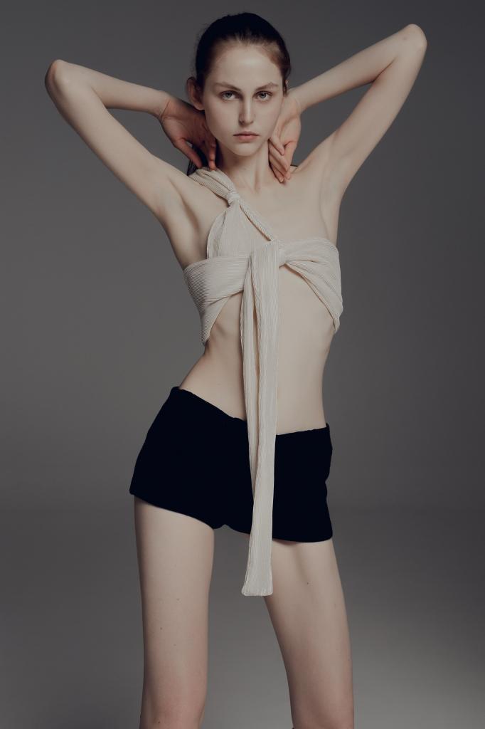 Anastasiia Antonova look 5