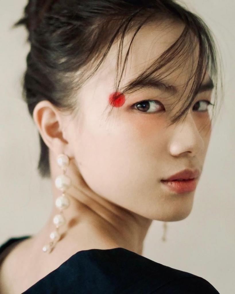 Charlotte Chrysantha look 22