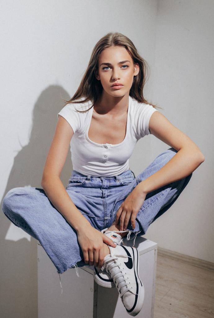 Ema Revishvili look 50