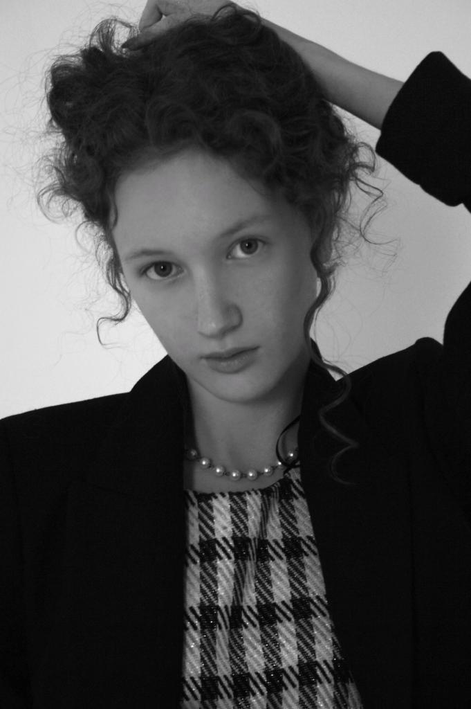 Katya Stragis look 4